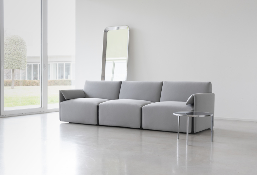 Costume Modulsofa mit Armlehne links, Bezug Kvadrat Uniform Melange in Grau, modernes Wohnzimmer Design.
