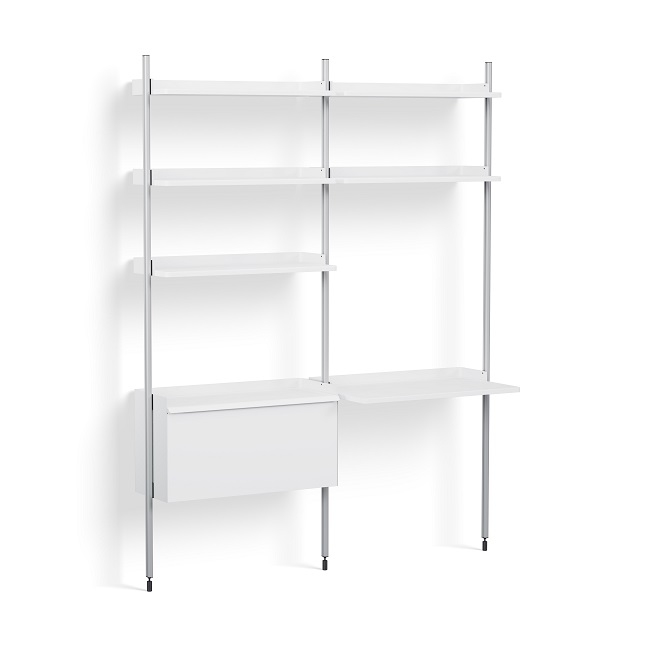 Weißes Pier System Regal mit zwei Säulen, Ablageflächen und Schreibtischplatte von Hay.