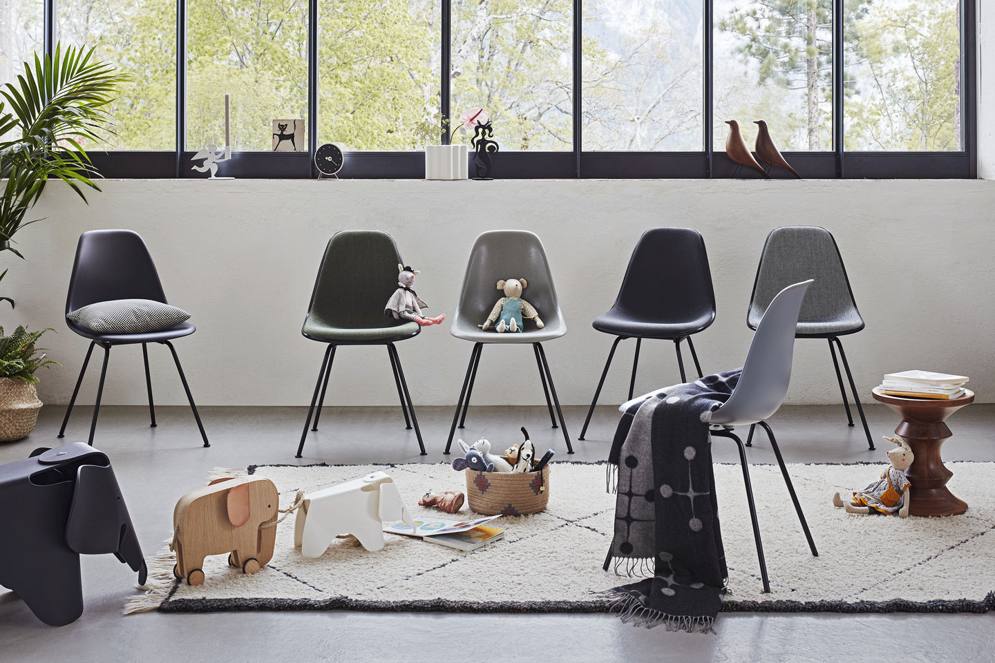 Eames Fiberglass Chair DSX Stuhl Vitra