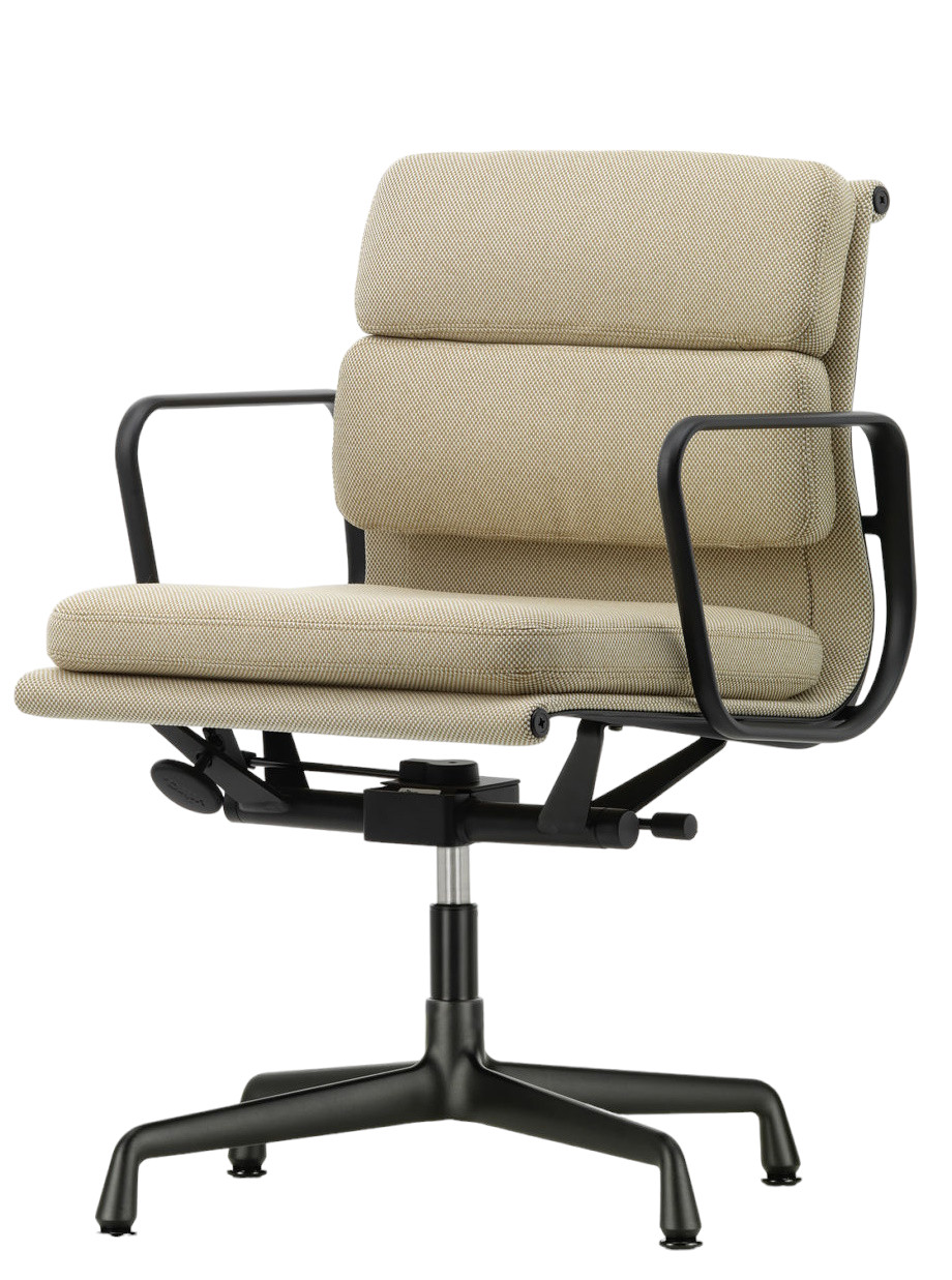 Beiger Soft Pad Chair EA 231 von Vitra mit schwarzem Gestell, Bürostuhl für komfortables Sitzen.