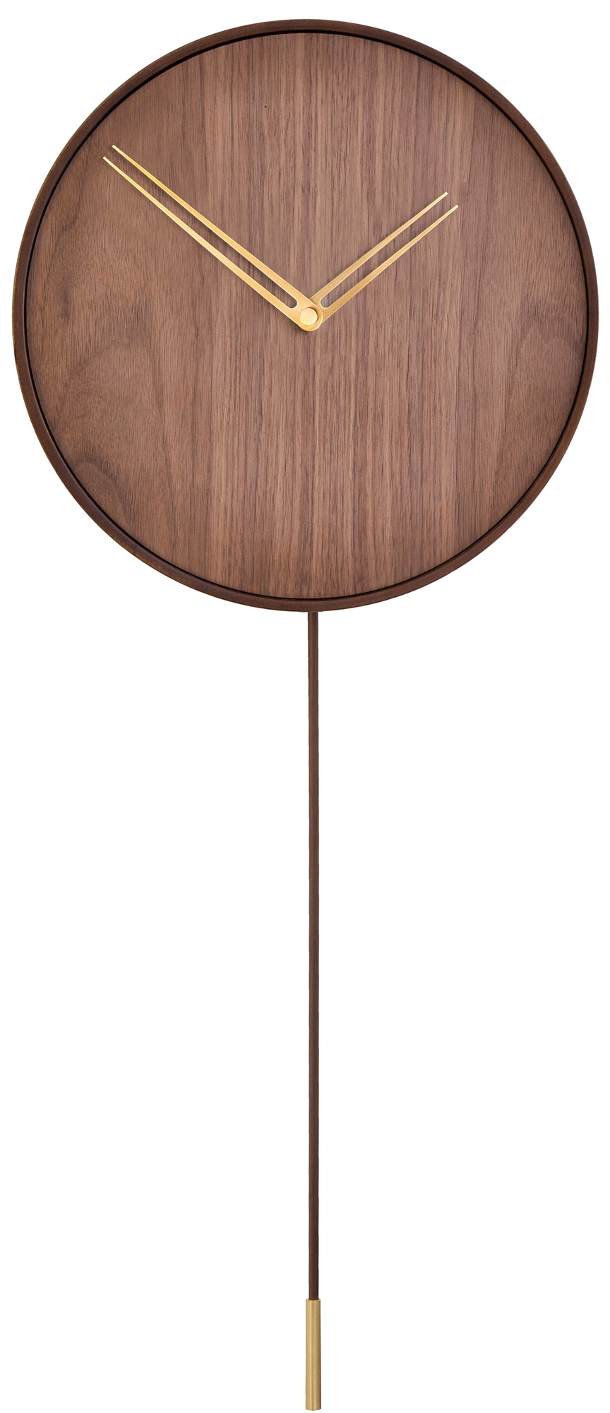 Swing Wanduhr von Nomon: Runde Holzwanduhr mit Pendel und goldenen Zeigern, modernes Design.
