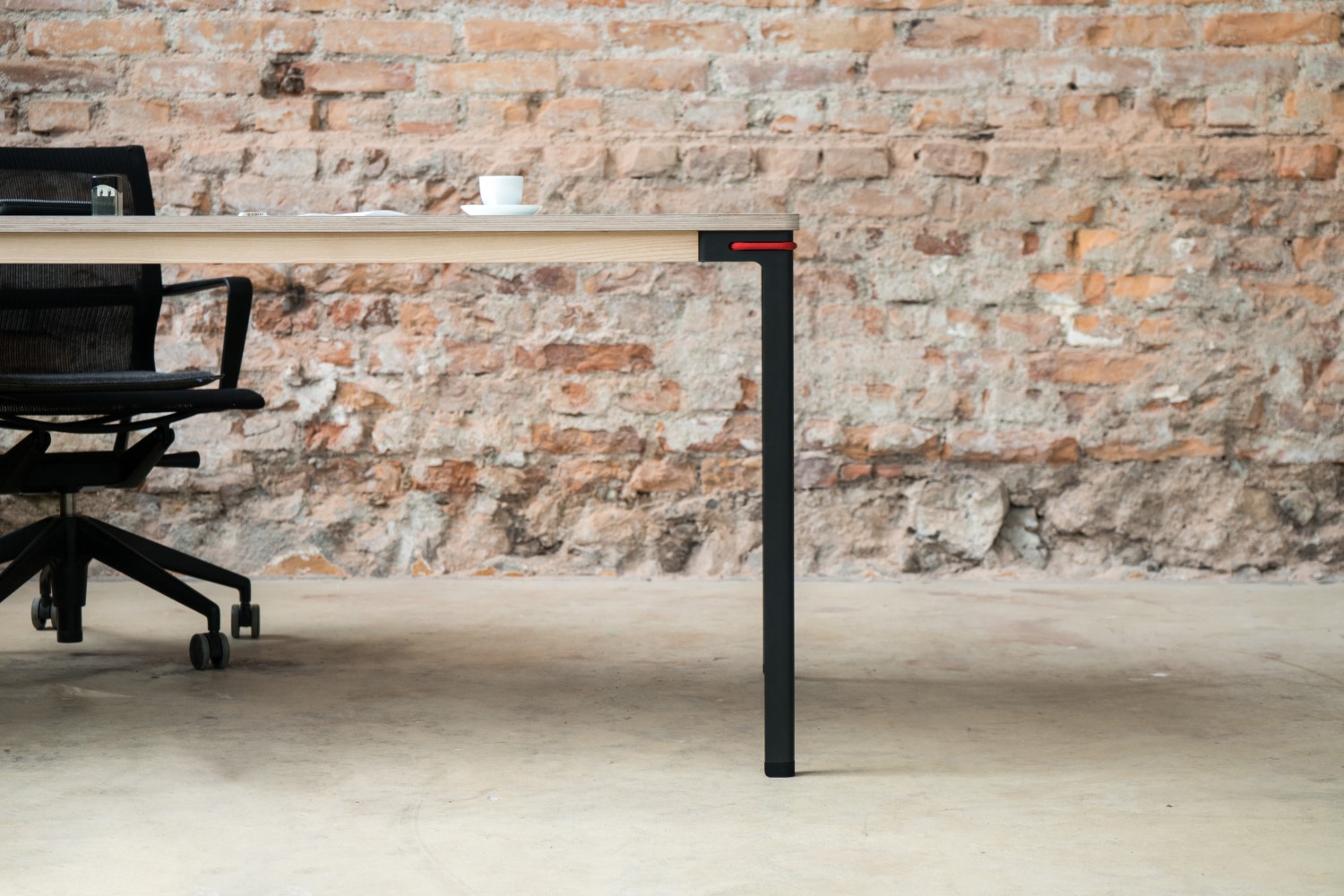 Seiltänzer Tisch Nils Holger Moormann