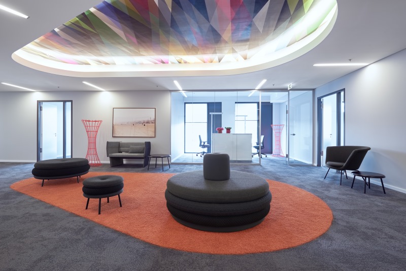 H57 Sessel Richard Lampert