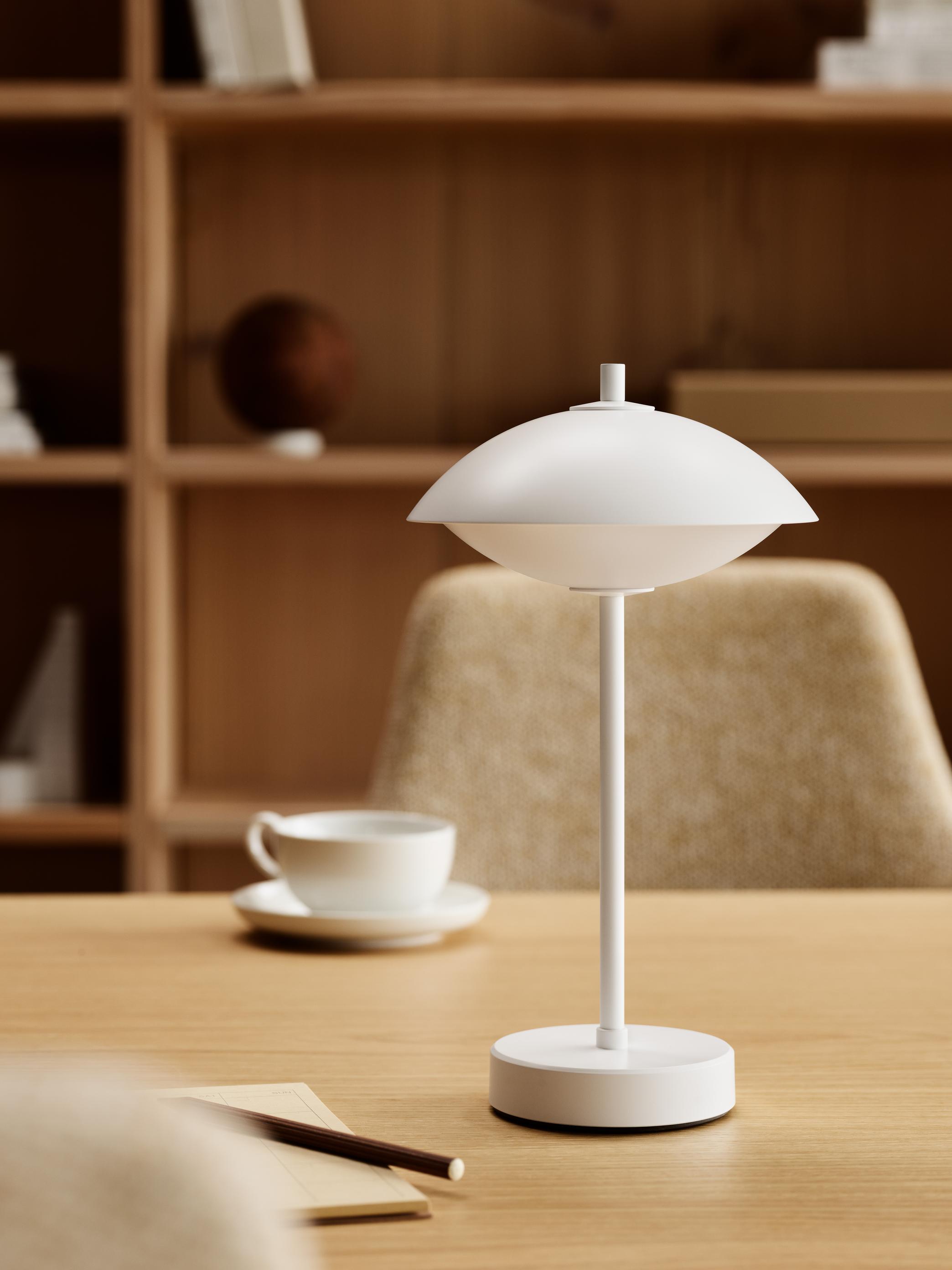 Clam Portable Tischleuchte Akkuleuchte Fritz Hansen