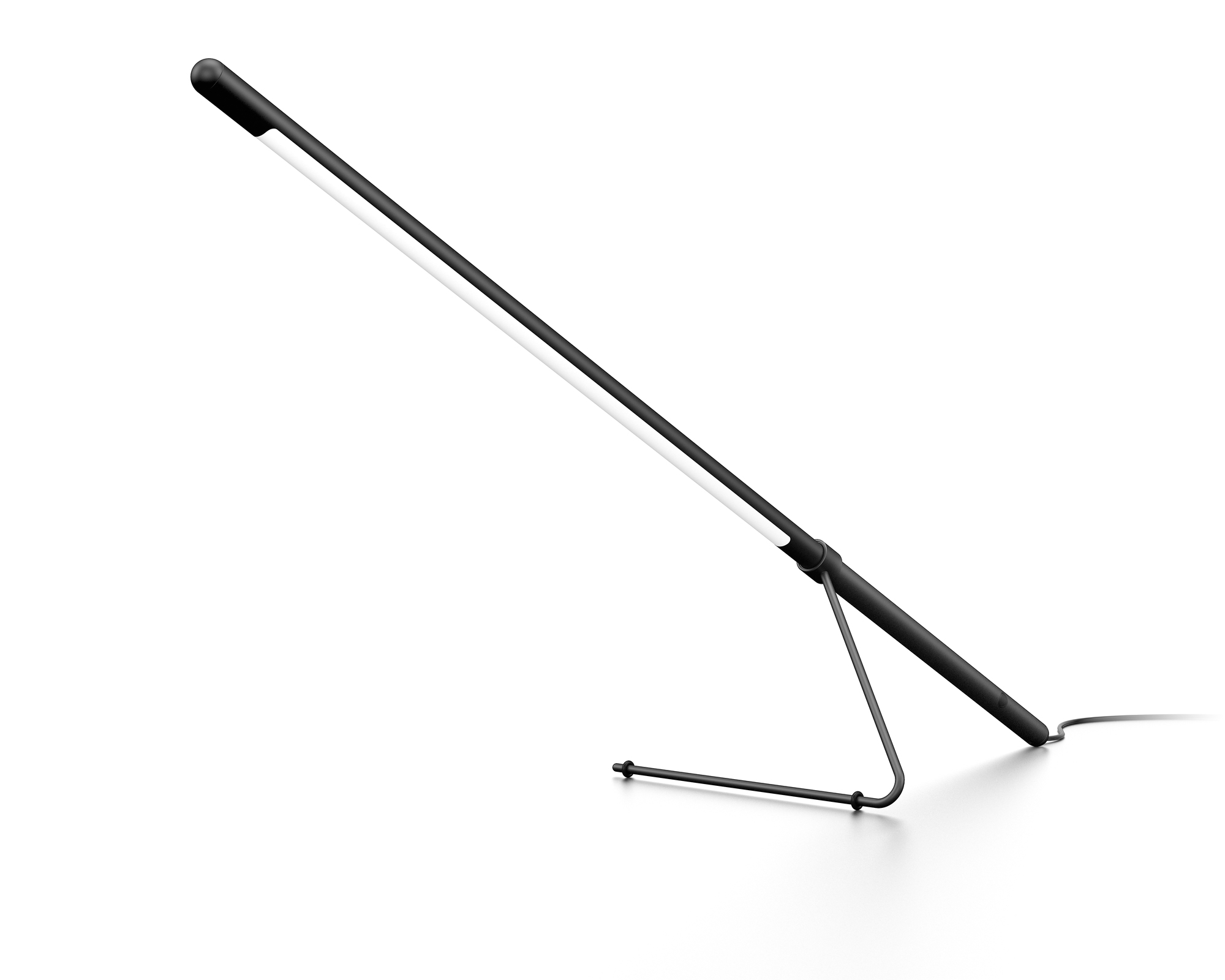 Schwarze Tubo Tischleuchte von Belux mit LED-Leuchtmittel und minimalistischem Design für Büro und Wohnraum.