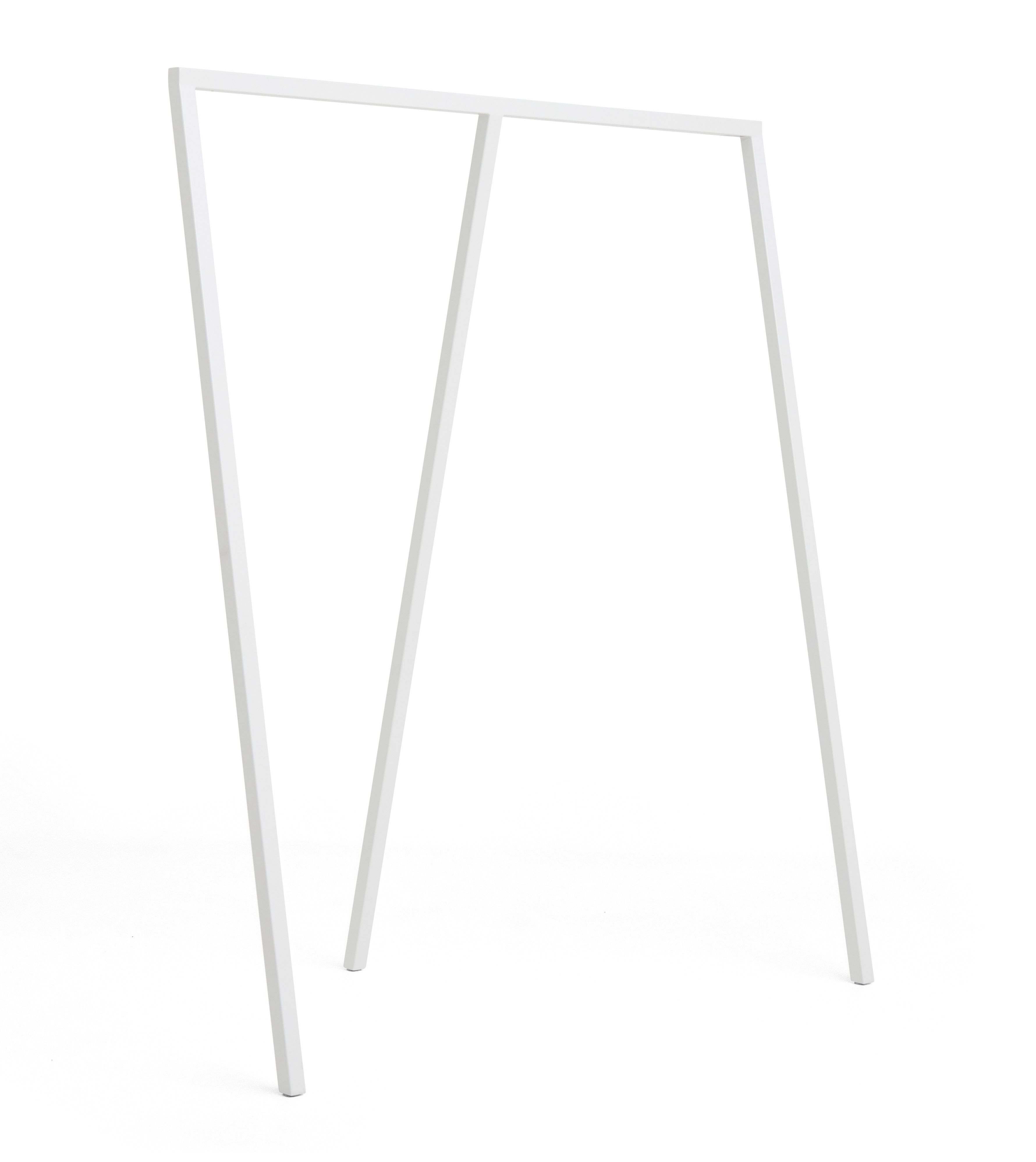 Weiße Loop Stand Garderobe von Hay, minimalistisches Design für Schlafzimmer und Ankleidezimmer.