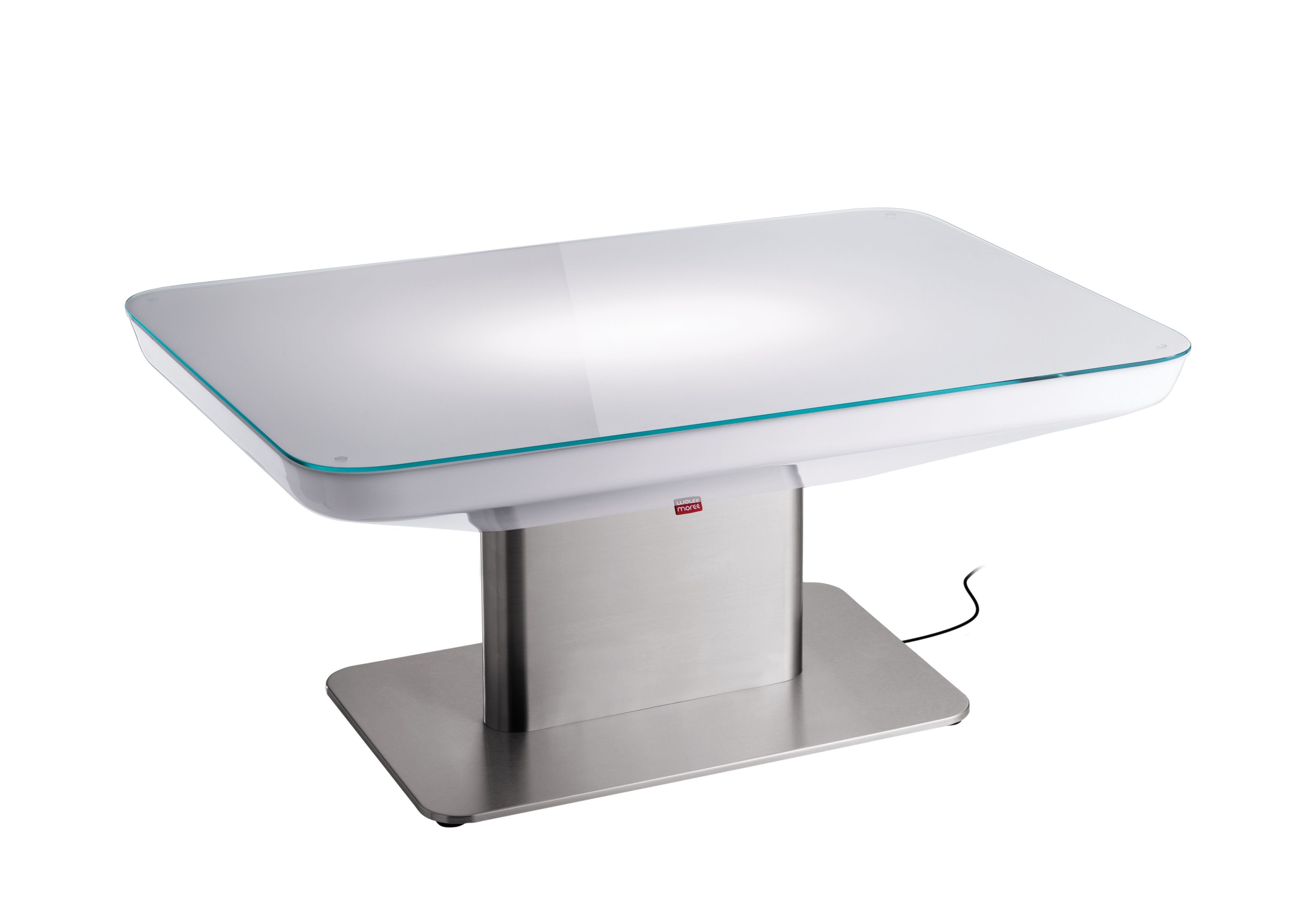 Studio 45 Outdoor Tisch von Moree mit Glasplatte und Edelstahlfuß auf weißem Hintergrund.