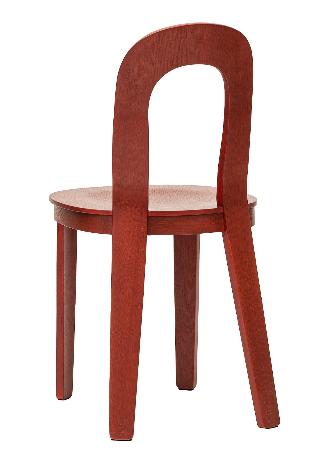 Olivia Chair: Roter Holzstuhl von Design House Stockholm, gefertigt aus Eiche.