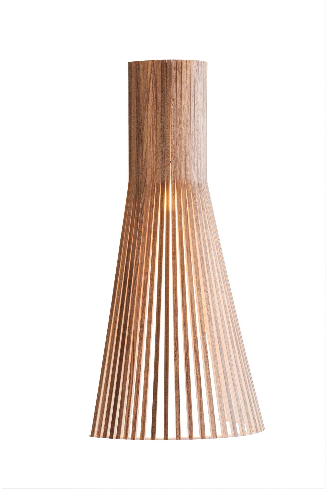 Secto Design Wandleuchte 4230 LED in Walnuss, moderne Holzlampe für indirekte Beleuchtung.