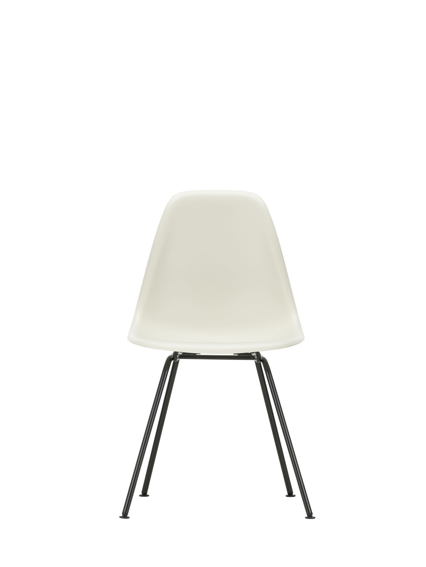 Ansicht des Eames Plastic Side Chair DSX Stuhl Vitra in Tiefschwarz mit schwarzem Untergestell.