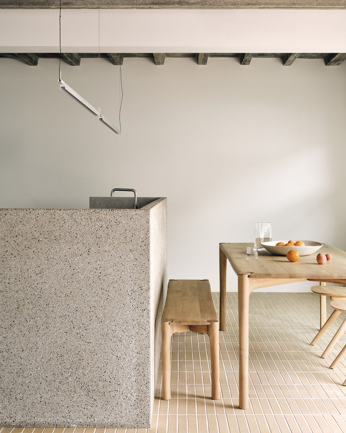 PI Bank Eiche geölt von Ethnicraft, 146 cm breit. Holzbank im Esszimmer, natürliche Optik.