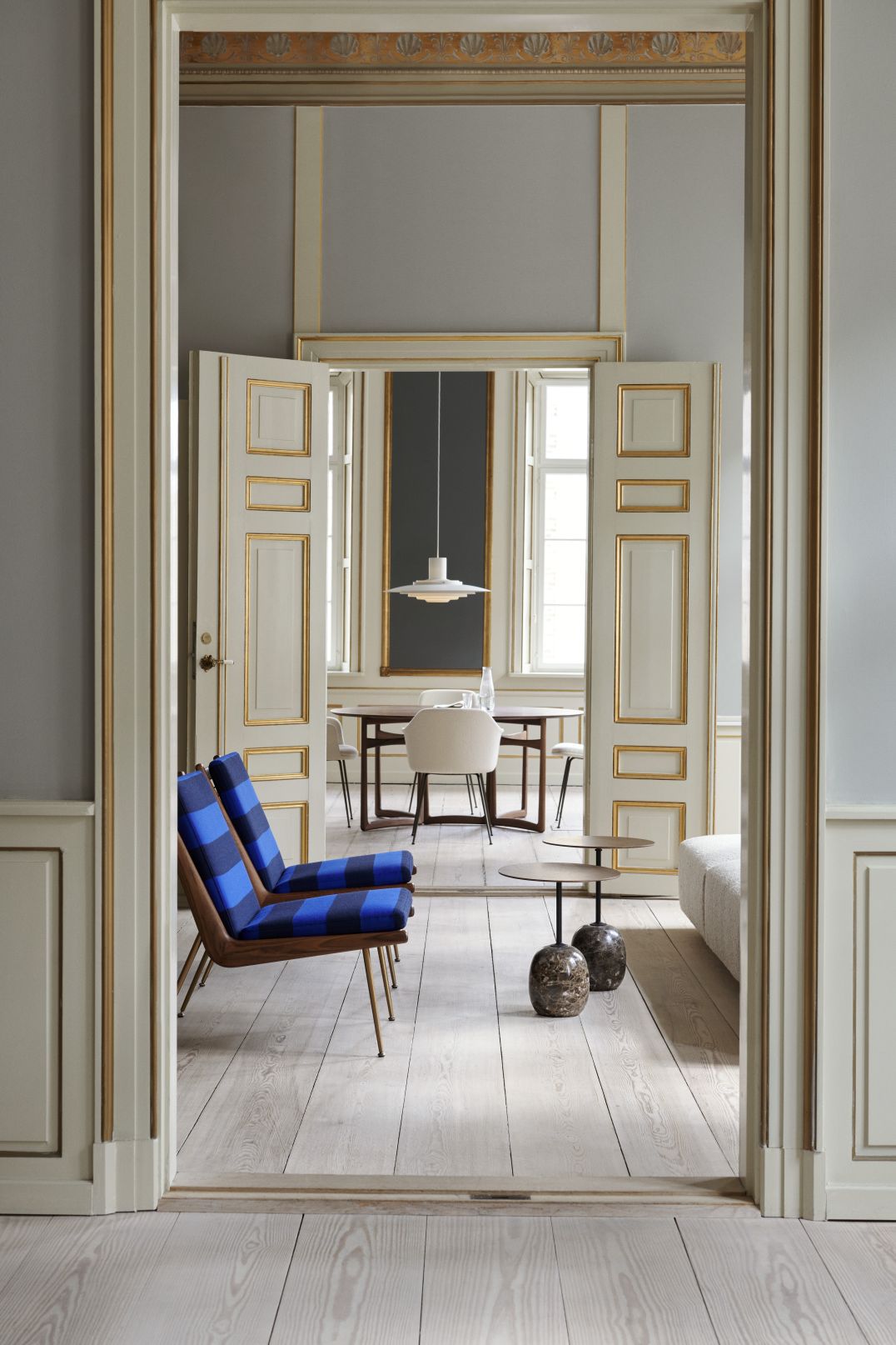 Lato LN8 / LN9 Beistelltisch mit Holzplatte AndTradition Nussbaum - Marmor Emparador