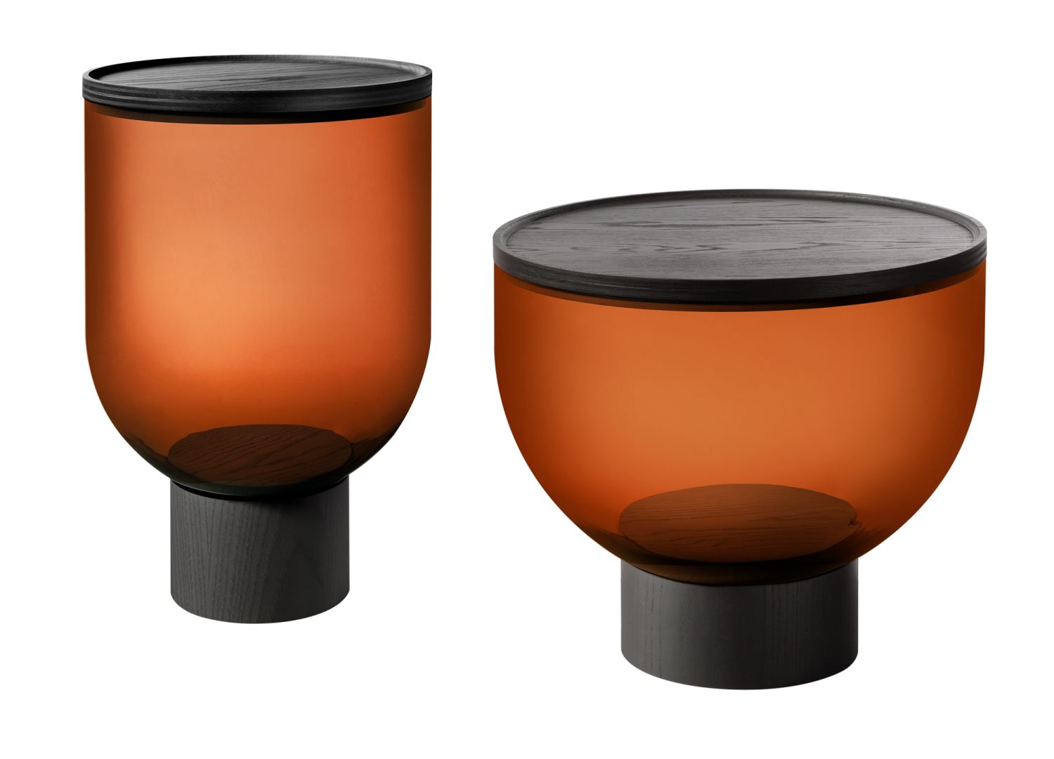 Zwei Mastea Beistelltische von Miniforms, orangefarbenes Glas mit dunkler Holzplatte und -fuß.