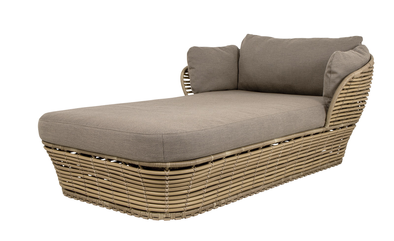 Cane-Line Daybed aus Rattan mit grauen Kissen, ideal für den Garten oder die Terrasse.
