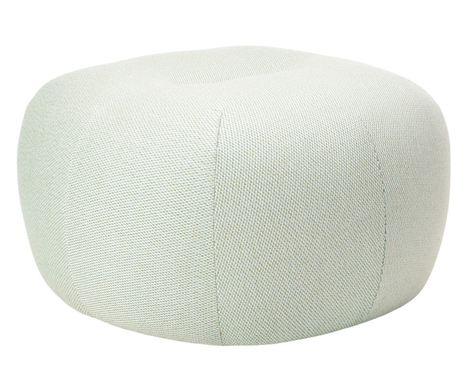 Heller, runder Nana Outdoor Pouf von Freifrau Manufaktur, ideal als Sitzhocker oder Ottoman.