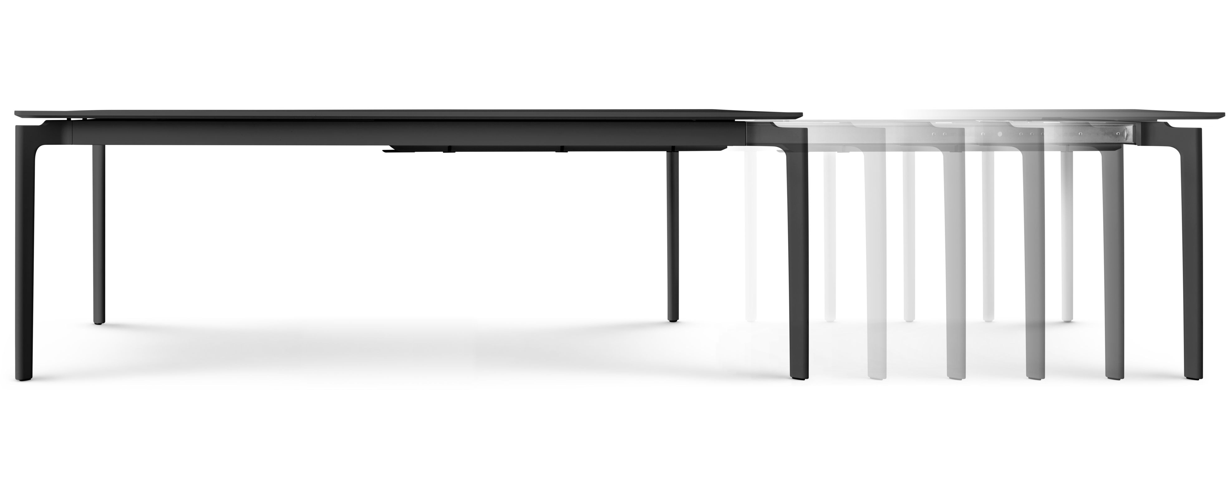 More Esstisch von Eva Solo, ausziehbarer Tisch in Schwarz, erweiterte Tischplatte wird angedeutet.