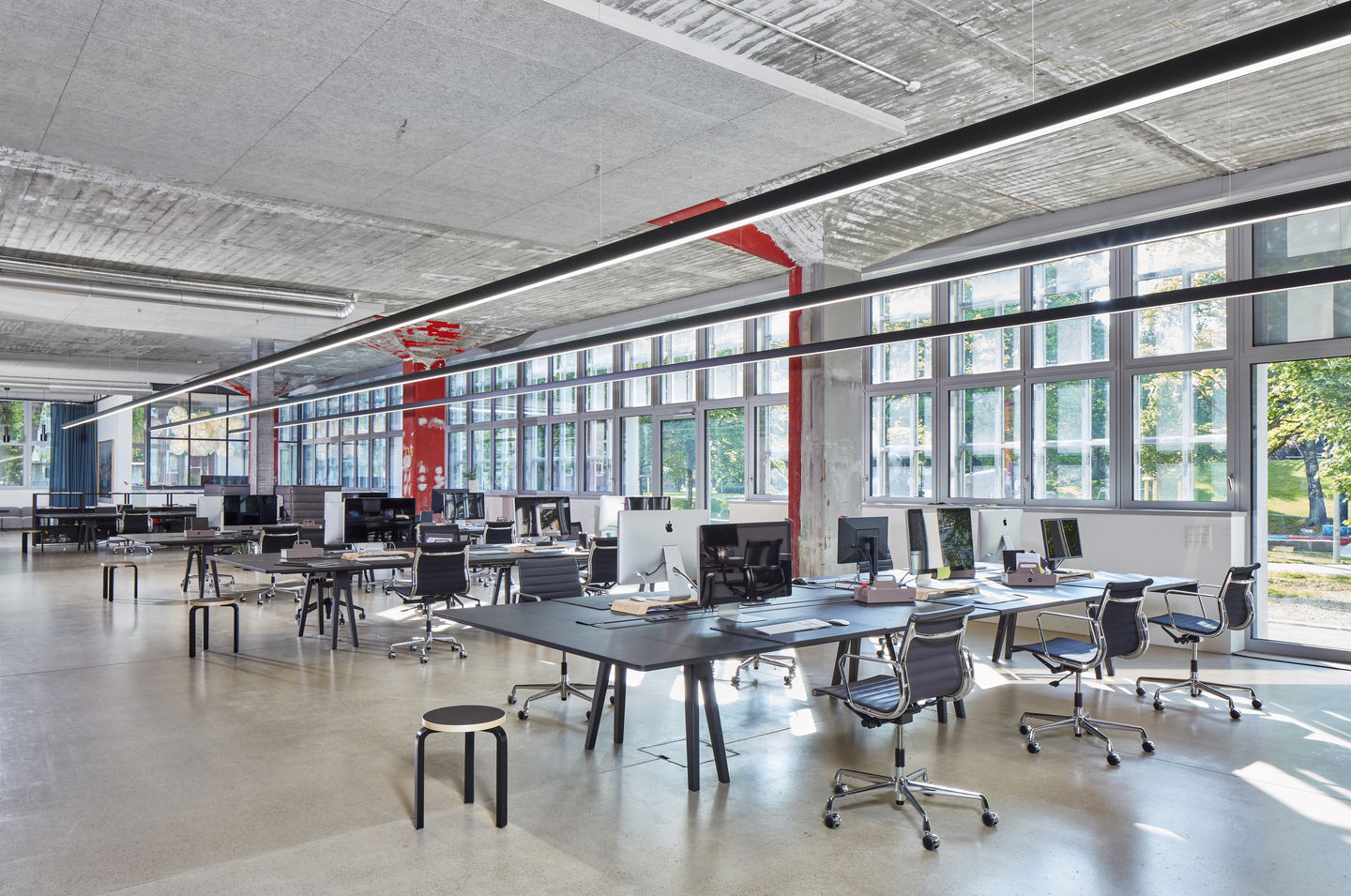 Aluminium Chair EA 119 / EA119 Stuhl Vitra