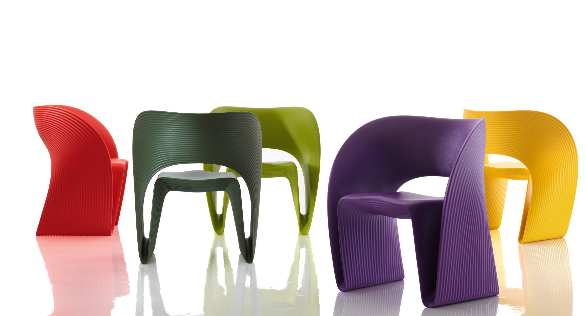 Mehrfarbige Raviolo Sessel von Magis für den Außenbereich, modernes Design, Gartenmöbel, Kunststoff.