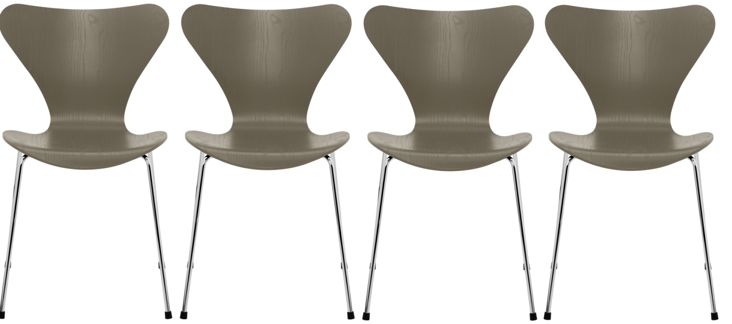Vier "Siebener Stühle" in Esche Olive Green von Fritz Hansen mit Chromgestell.