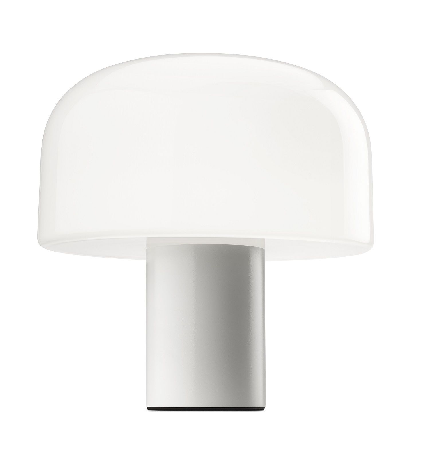 Weiße Bellhop Tischleuchte von Flos mit Glasschirm und zylindrischem Fuß für stimmungsvolles Licht.