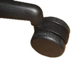 Schwarze Vitra Rolle für Bürostuhl, passend für Ypsilon, .04, T-Chair, Visaroll und AC1, Detailansicht.