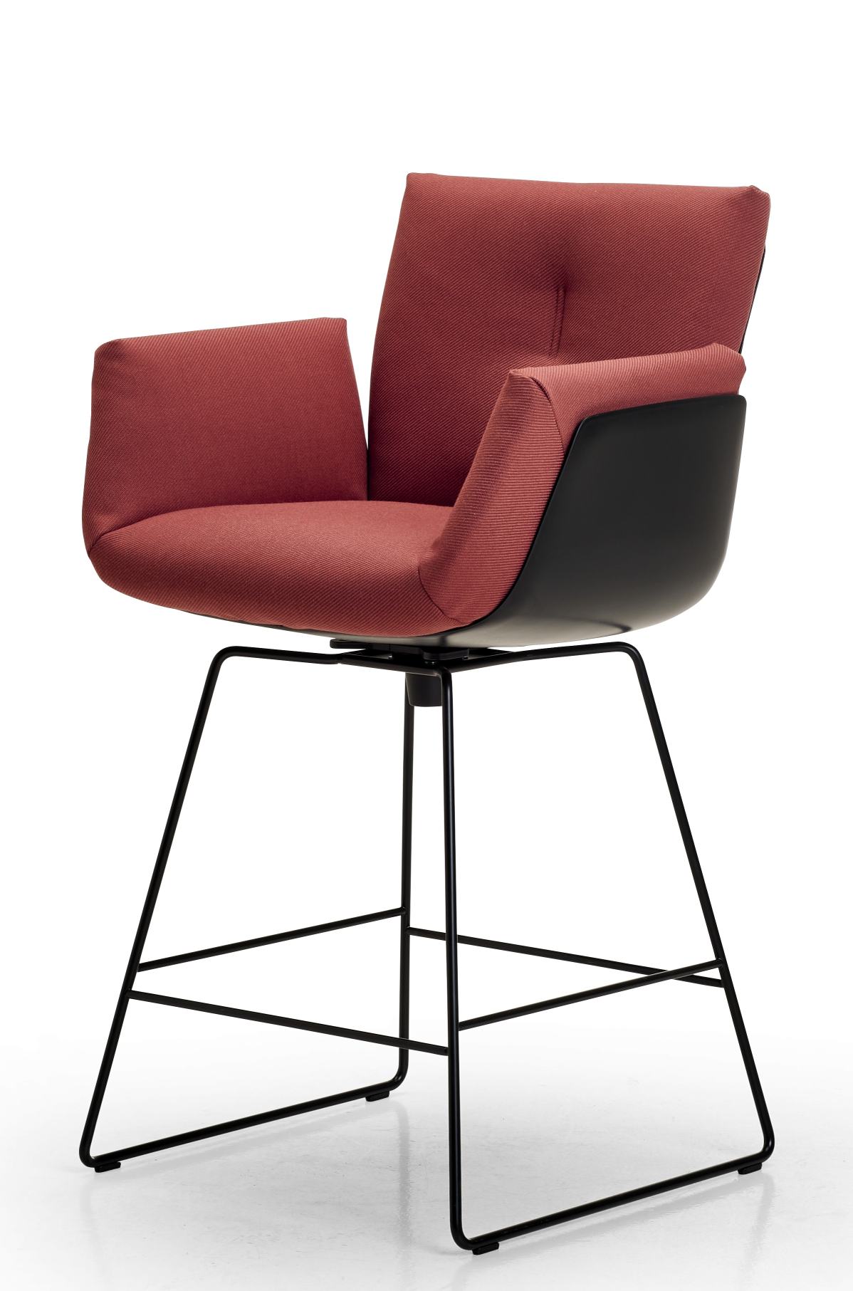 Alvo Barstuhl mit Armlehnen, drehbar, roter Stoffbezug und schwarzes Drahtgestell. Moderner Barhocker.