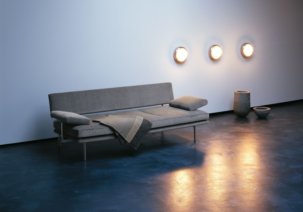 LIVING PLATFORM Sofa mit zwei Funktionsarmlehnen Walter Knoll
