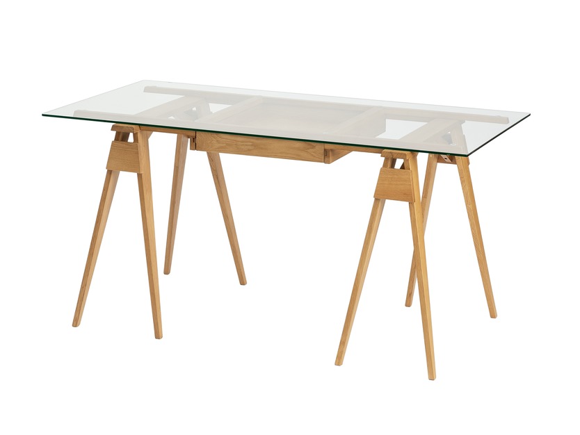 Arco Desk Tisch von Design House Stockholm mit Glasplatte und hellem Holzgestell.