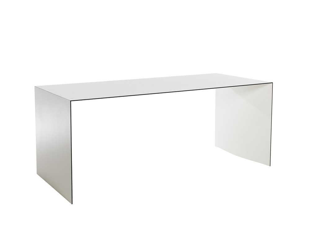Weißer, moderner Thinner Tisch von Karl Andersson & Soener, minimalistisches Design für Büro oder Arbeitszimmer.