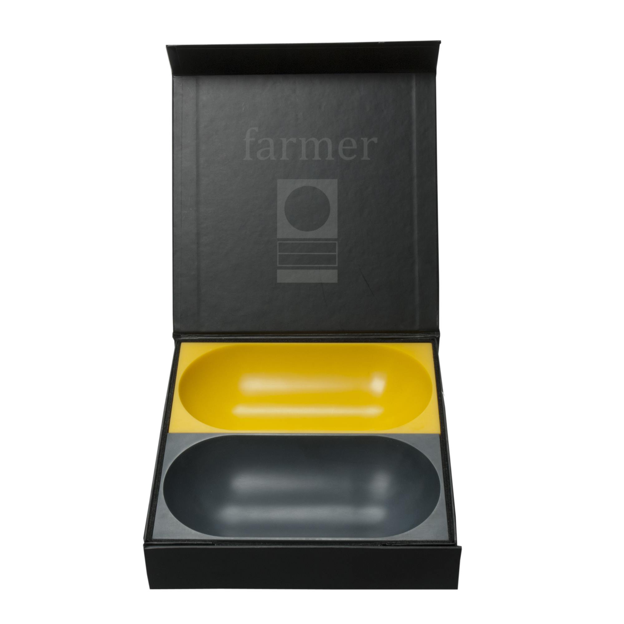 Modul 2 Magnetic Bowl Schale Farmer 2er-Set in geöffneter Geschenkbox, gelb und grau.