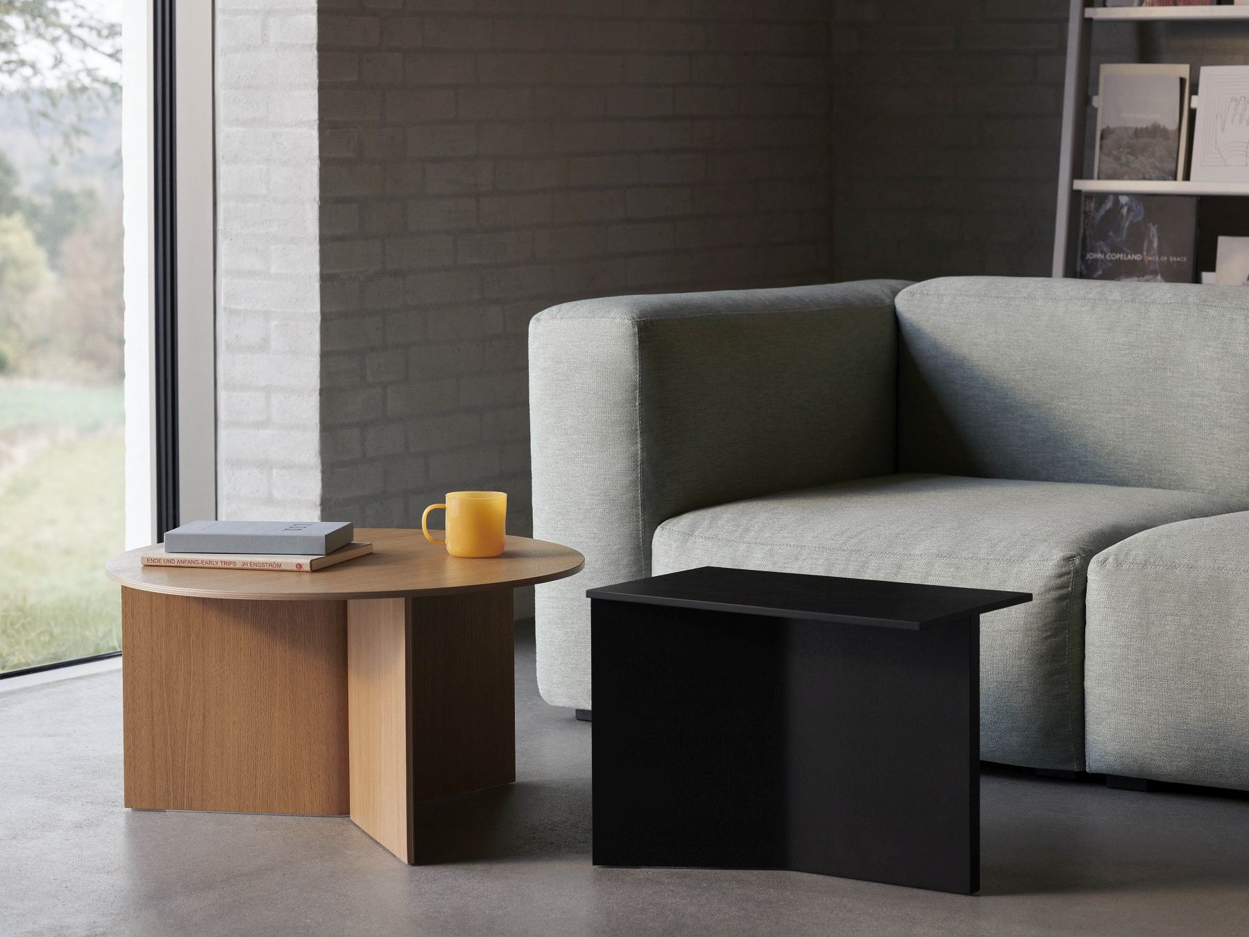 Slit Table Wood Round XL Beistelltisch / Couchtisch Hay