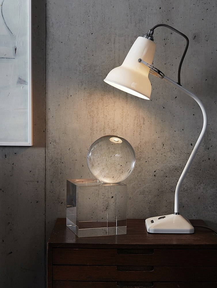 Anglepoise Original 1227 Mini Tischleuchte in Jet Schwarz, flexible Schreibtischlampe für Büro und Zuhause.