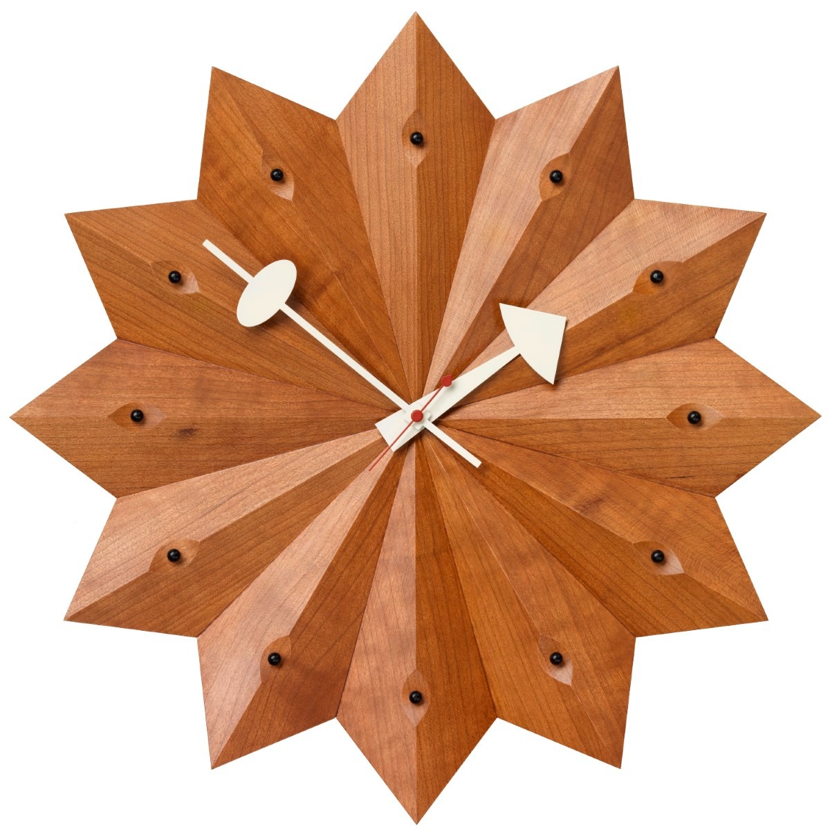 Fan Clock Wanduhr aus Kirschbaumholz von Vitra: Design Wanduhr mit weißem Zeiger und Holzoptik.