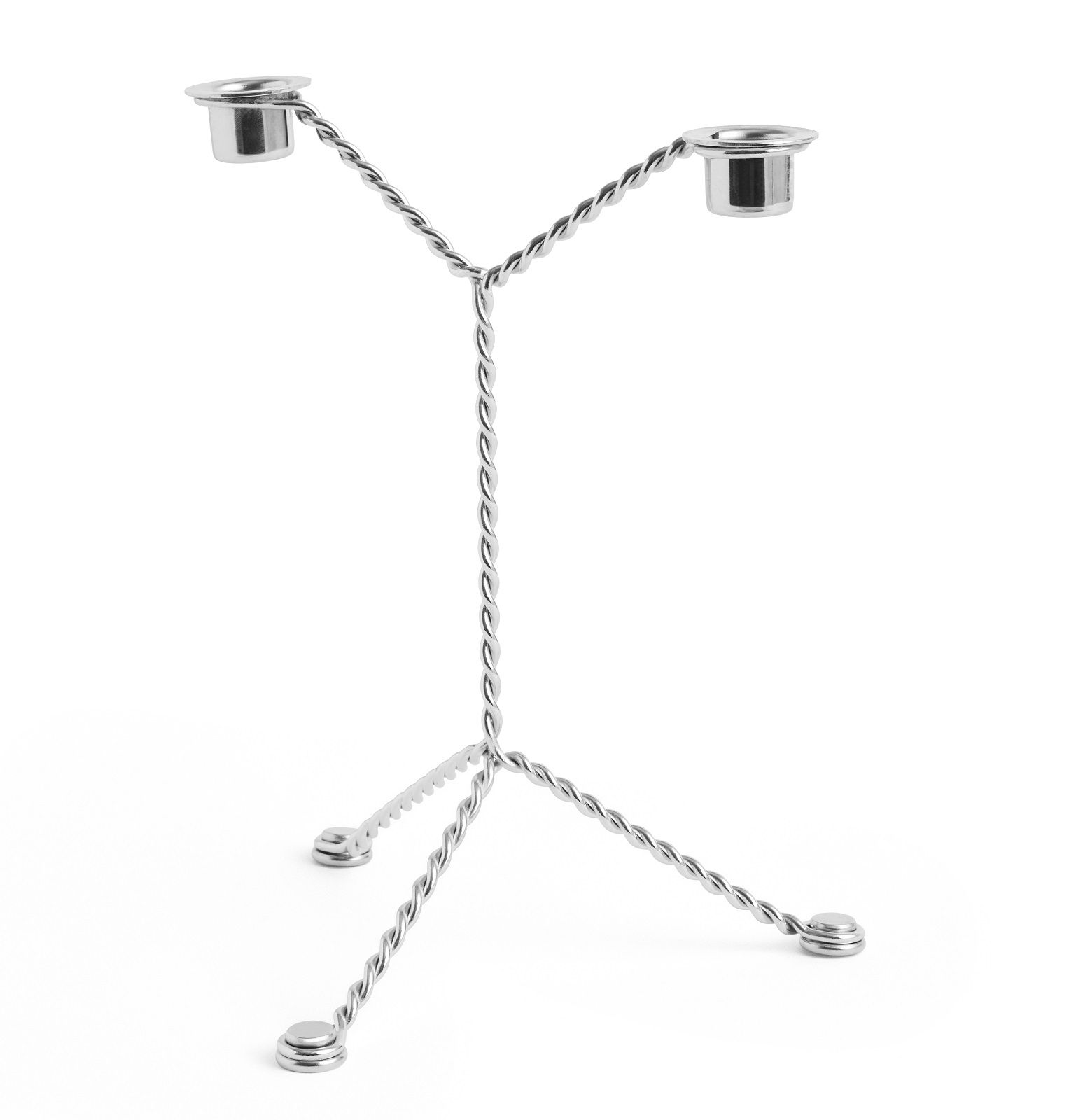 Silberner Wire Candleholder Kerzenständer von Hay mit zwei Armen und drei Füßen auf weißem Hintergrund.