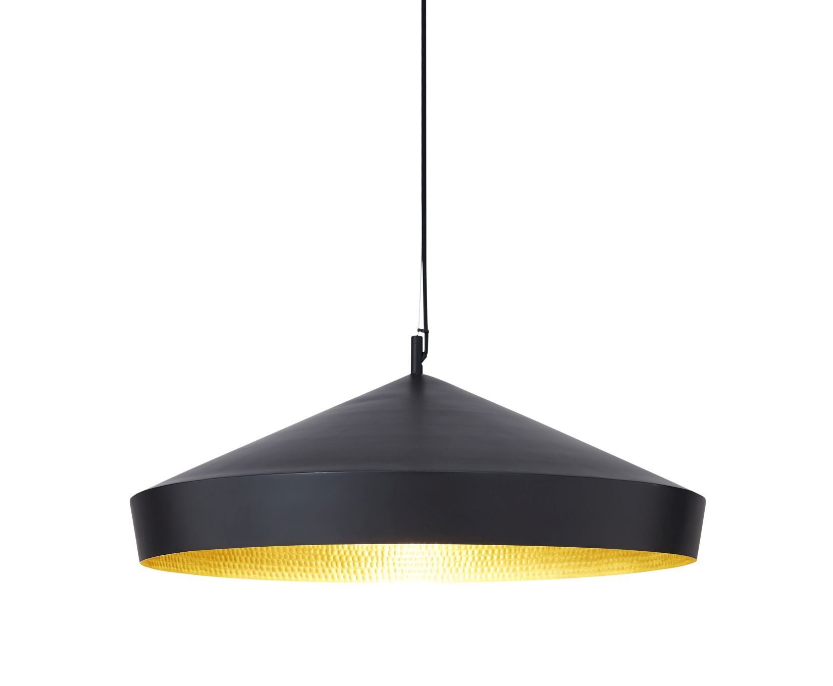 Schwarze Tom Dixon Beat Pendelleuchte mit goldener Innenseite und warmem LED-Licht.