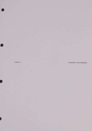 Stoffmuster Vidar 4 von Kvadrat: Nahaufnahme eines hellen Stoffmusters für Möbel und Polster.