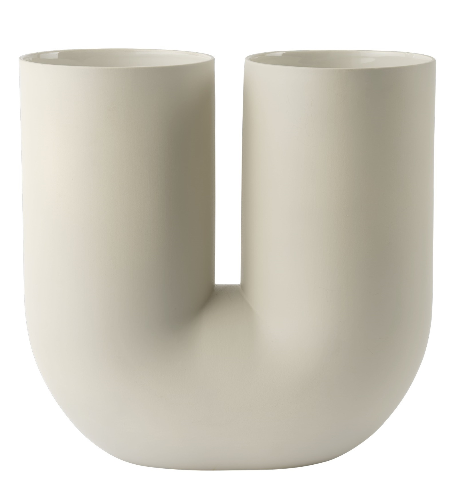 Muuto Kink Vase in Sand: Moderne Keramikvase mit zwei Öffnungen für Blumenarrangements.