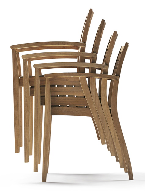 Gestapelte Ballare Stühle von Skagerak by Fritz Hansen, Teakholz, Outdoor-Möbel für Garten und Terrasse.