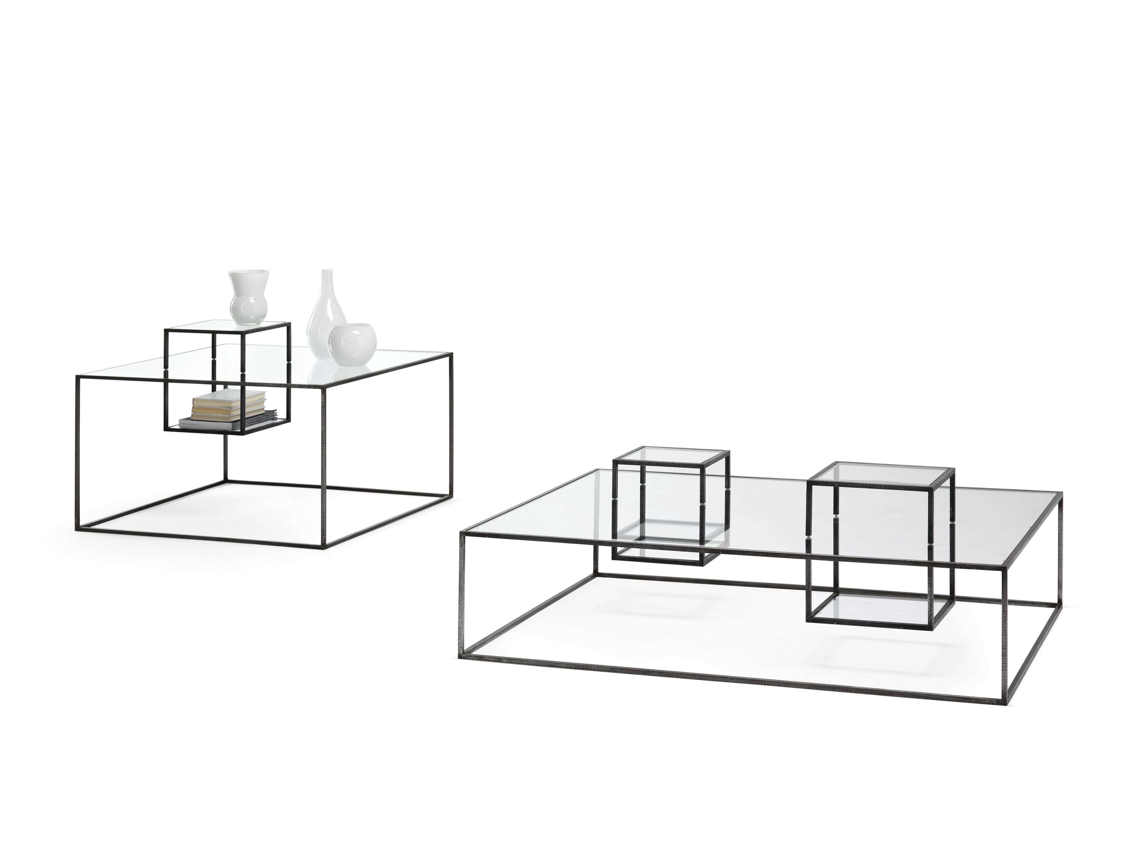 Illusioni Kaffeetisch von Mogg, 130cm, mit Glasplatte und schwarzem Metallgestell. Moderner Couchtisch.