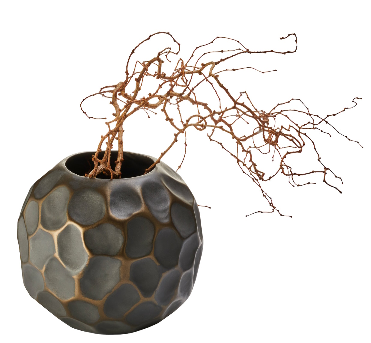 Peru Vase S von Philippi, eine graue Design-Vase mit goldenen Akzenten und dekorativen Ästen.