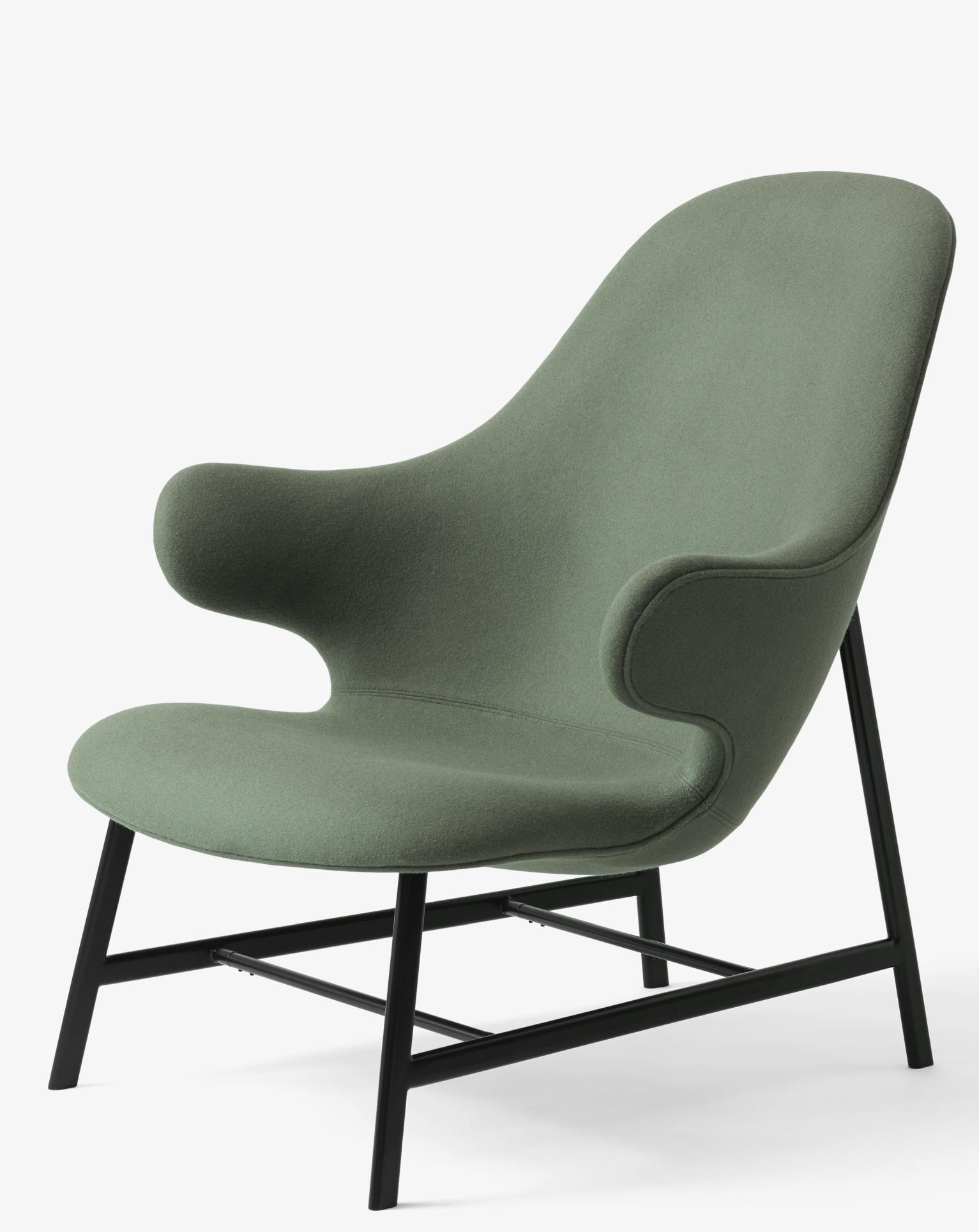 Catch JH13 Lounge Sessel von AndTradition in Grün mit schwarzem Metallgestell. Design Sessel.