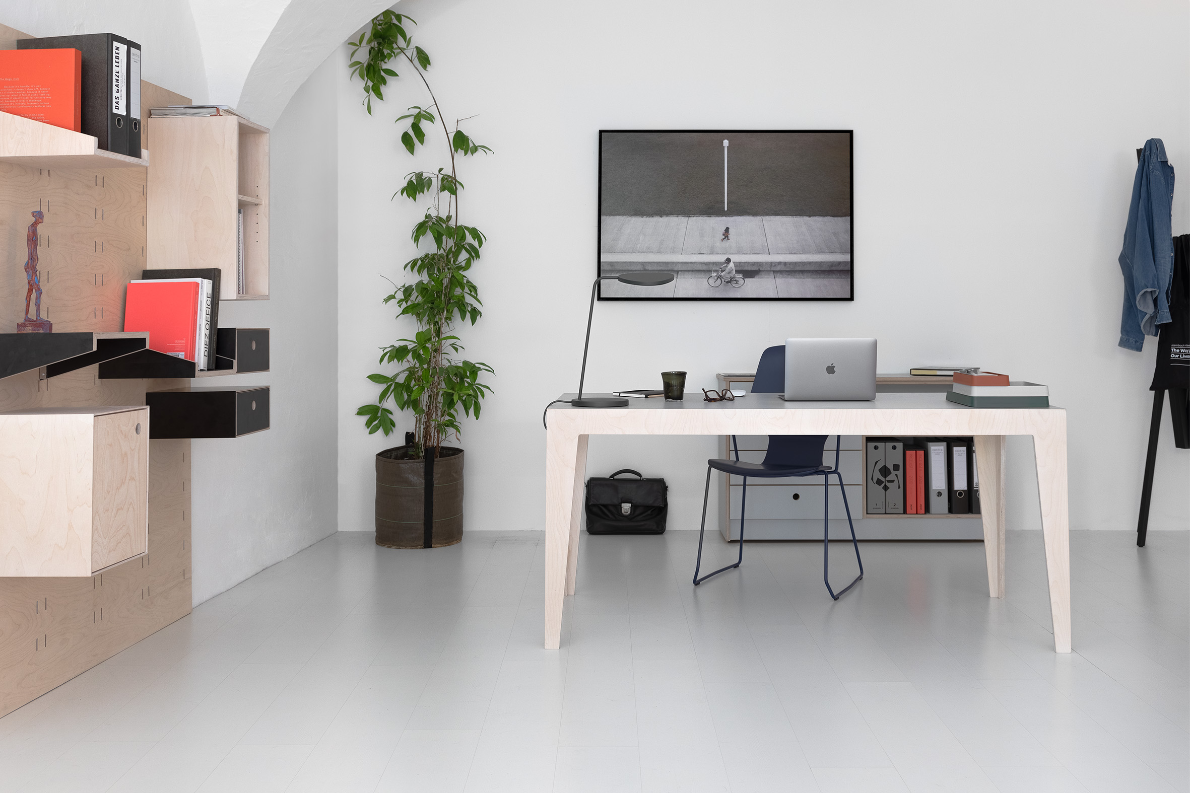 MARTA Minimalistischer Holztisch Das ganze Leben