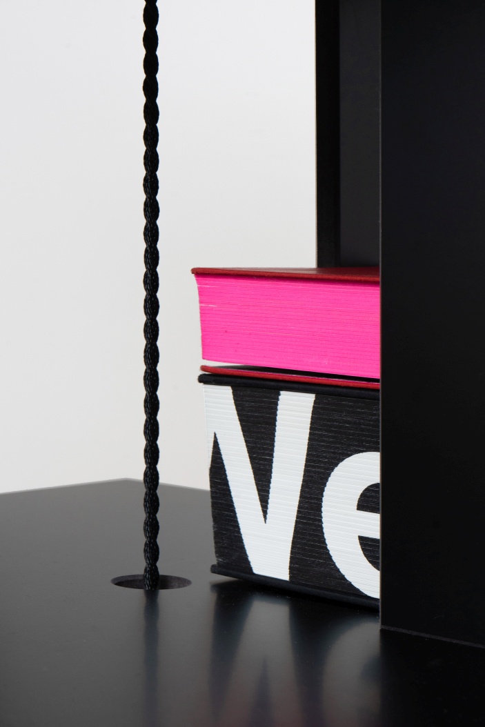 Buchstabler Bücherturm, DVD-Regal Nils Holger Moormann