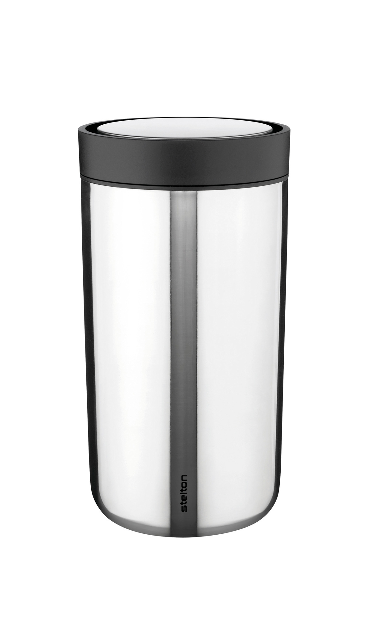 Edelstahlfarbener Stelton To Go Click Thermobecher 0,4 l mit schwarzem Deckel für unterwegs, isolierter Kaffeebecher.