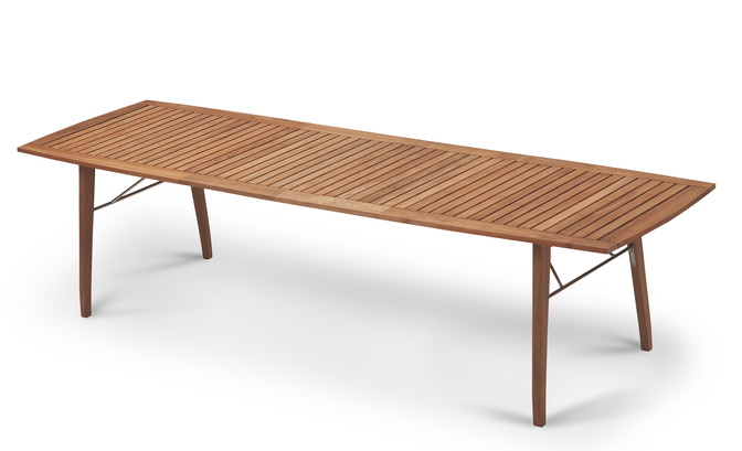 Ballare Tisch von Skagerak: Rechteckiger Gartentisch aus Teakholz mit Lattenrost-Tischplatte und filigranem Untergestell.