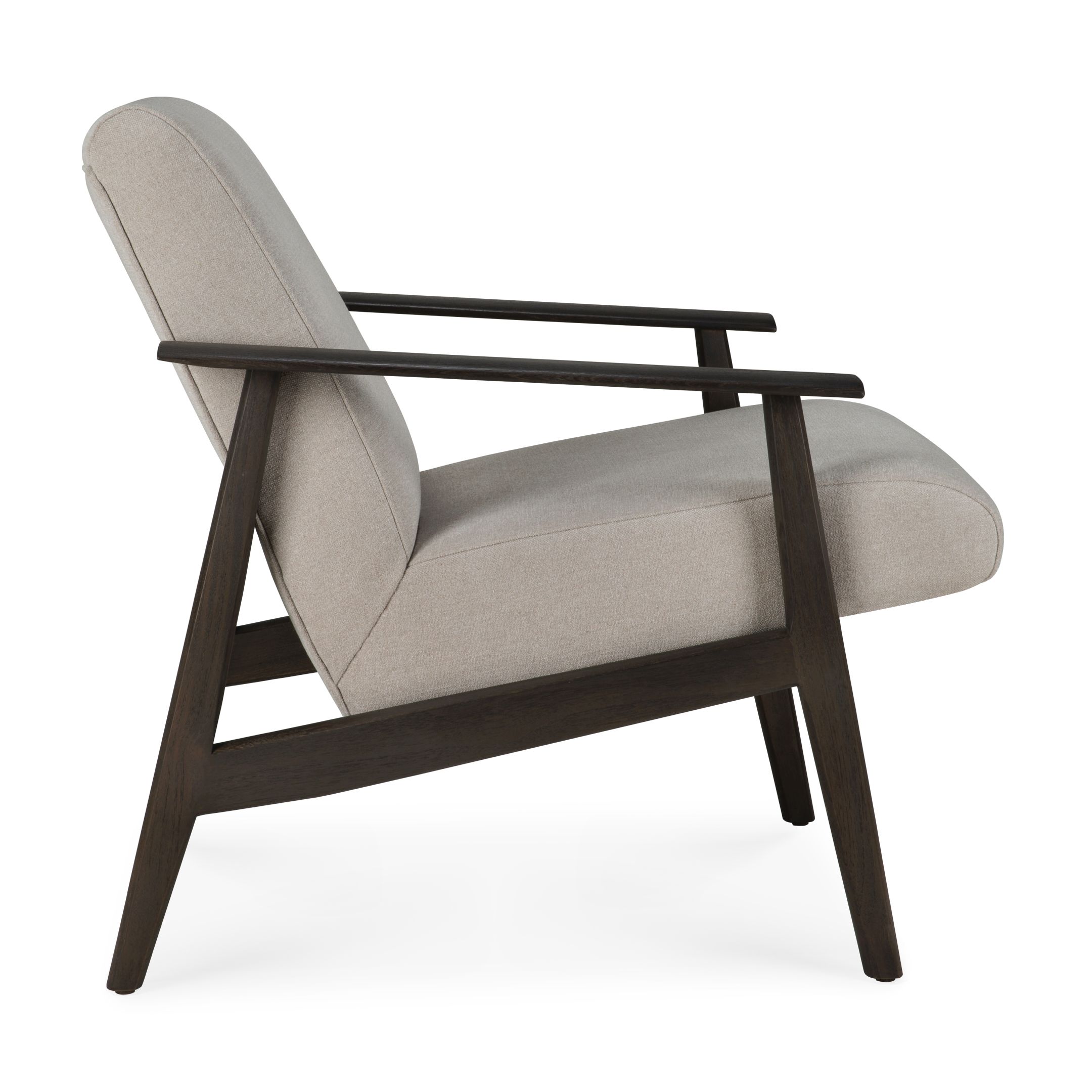 Aspekt Sessel von Ethnicraft: Bequemer Sessel mit hellgrauem Stoffbezug und dunklem Holzgestell, Seitenansicht.