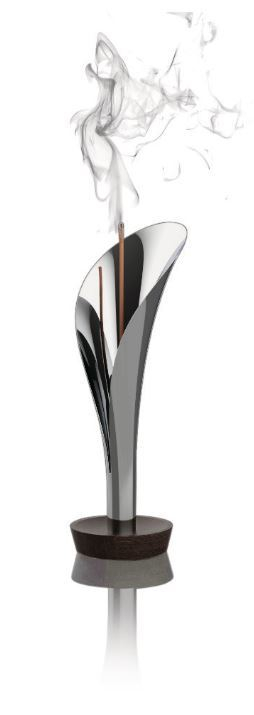 MW71 Alessi Räucherstäbchenhalter aus glänzendem Stahl mit Räucherstäbchen und aufsteigendem Rauch. Dekorative Duftaccessoires für Zuhause.