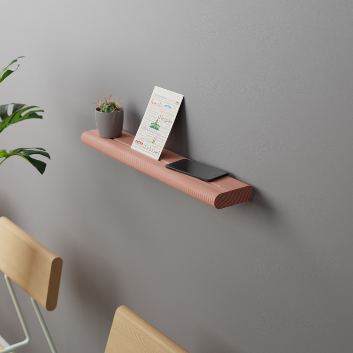 Waldgrünes Wandregal von Fuchs & Habicht: Dekorative Ablage für Bücher, Pflanzen und Smartphone.