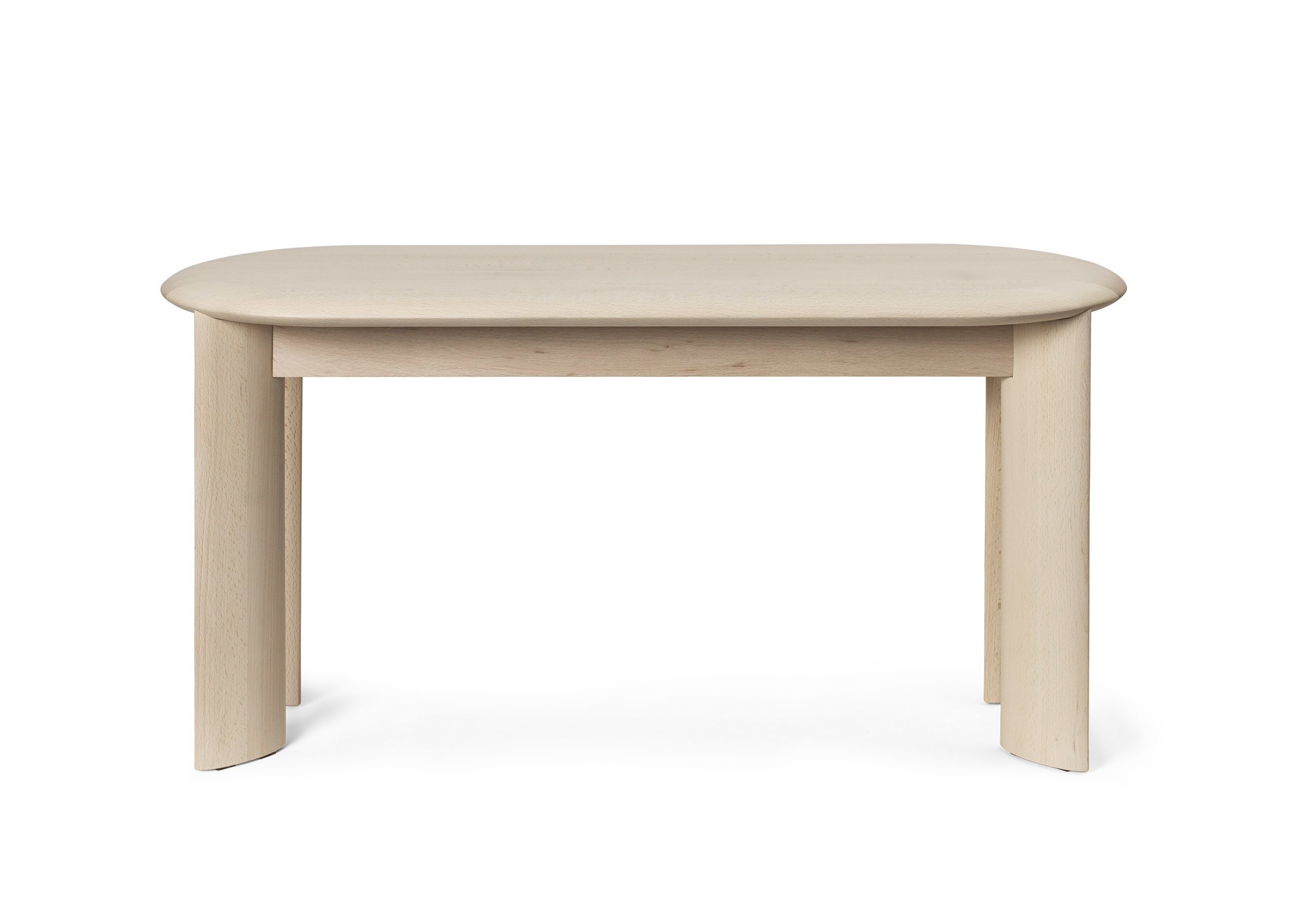 Bevel Bench Buche weiß geölt von Ferm Living, ein kleiner Holztisch mit abgerundeten Kanten.