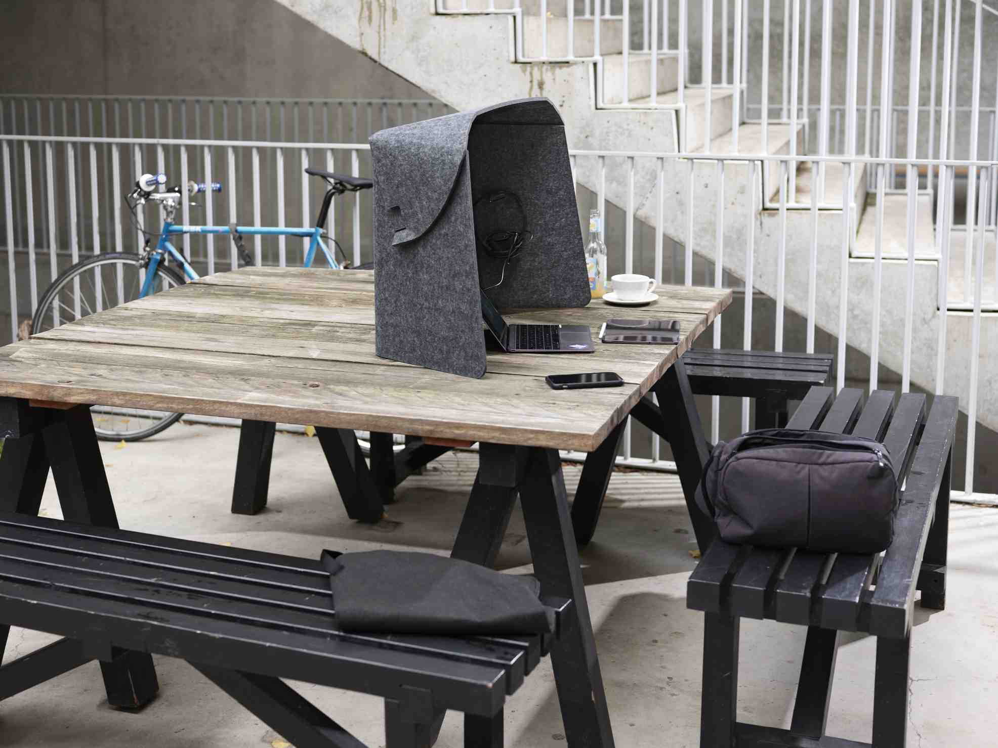 Wilkhahn Fold-Up-Workspace: Mobiler, flexibler Arbeitsplatz für ungestörtes Arbeiten im Büro oder unterwegs.